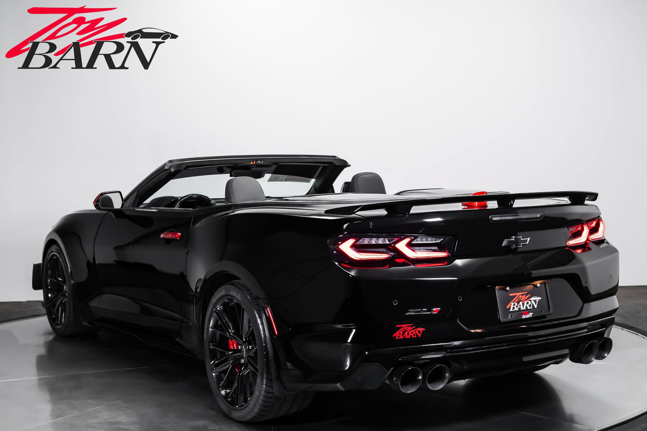 Used 2022 Chevrolet Camaro ZL1 RWD image 3