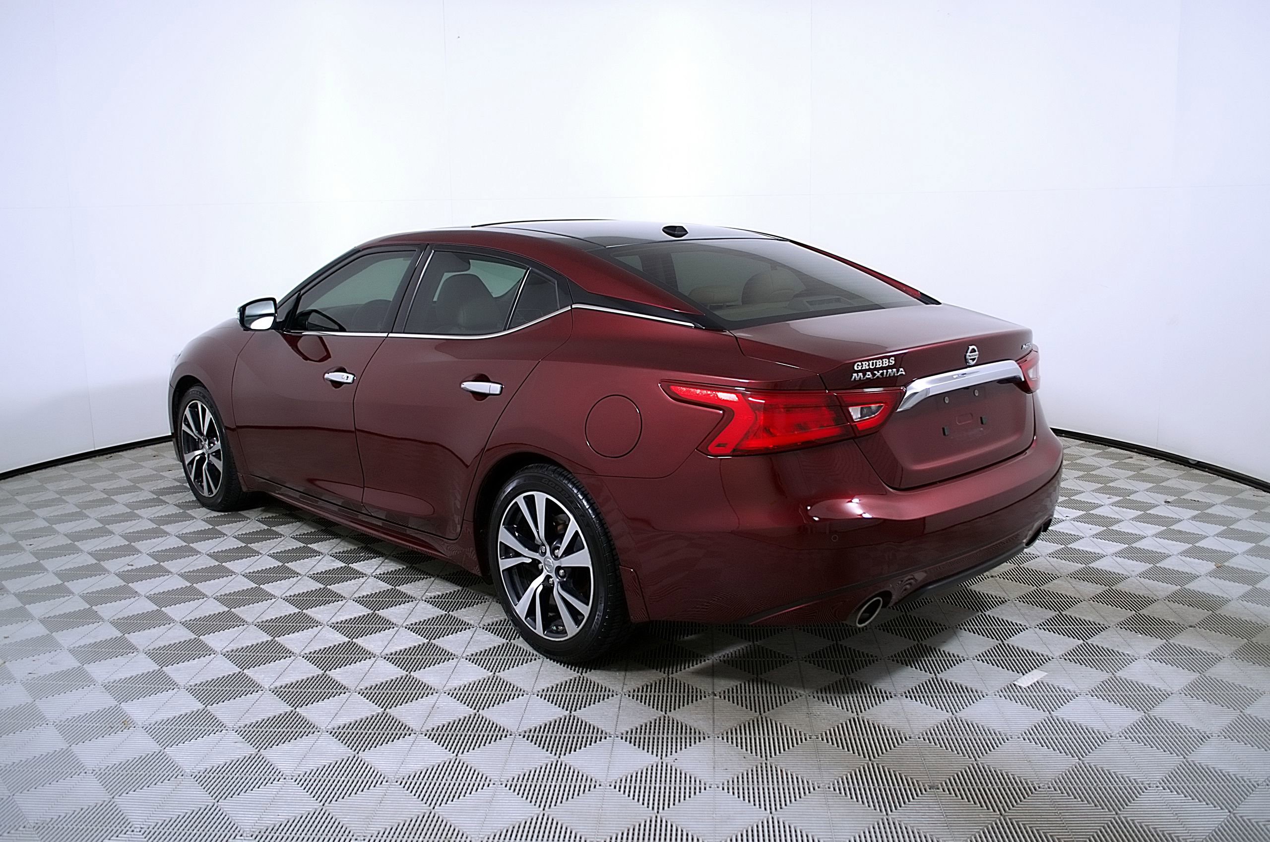 Used 2016 Nissan Maxima Platinum FWD image 9