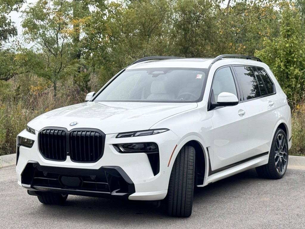 Used 2026 BMW X7 xDrive40i w/ Executive Package video 3