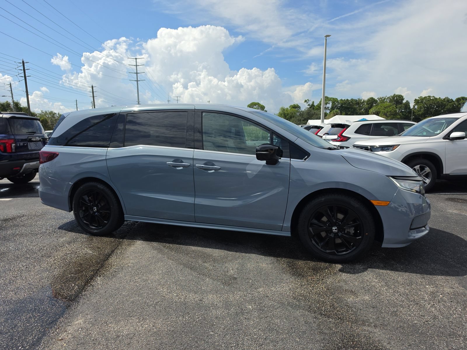 Used 2024 Honda Odyssey Sport image 2