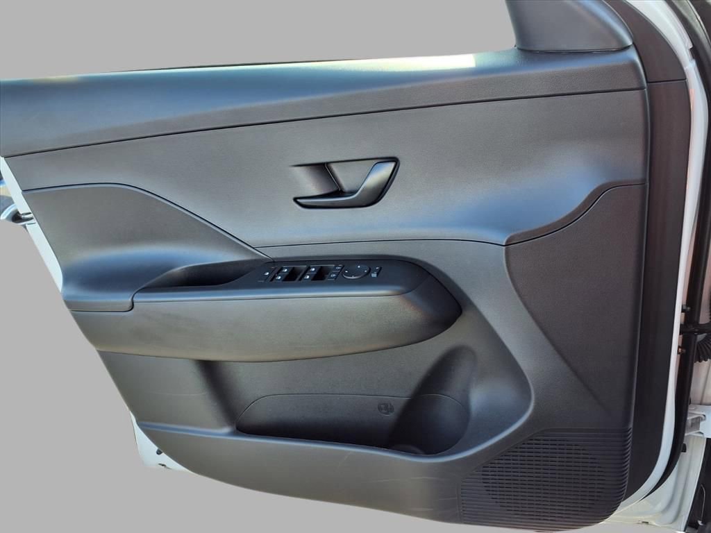 Used 2025 Hyundai Kona SEL image 16