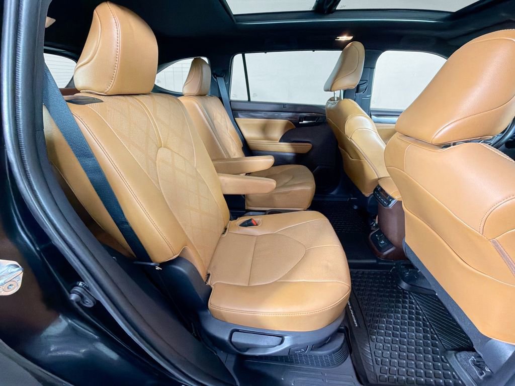 Used 2022 Toyota Highlander Platinum image 28