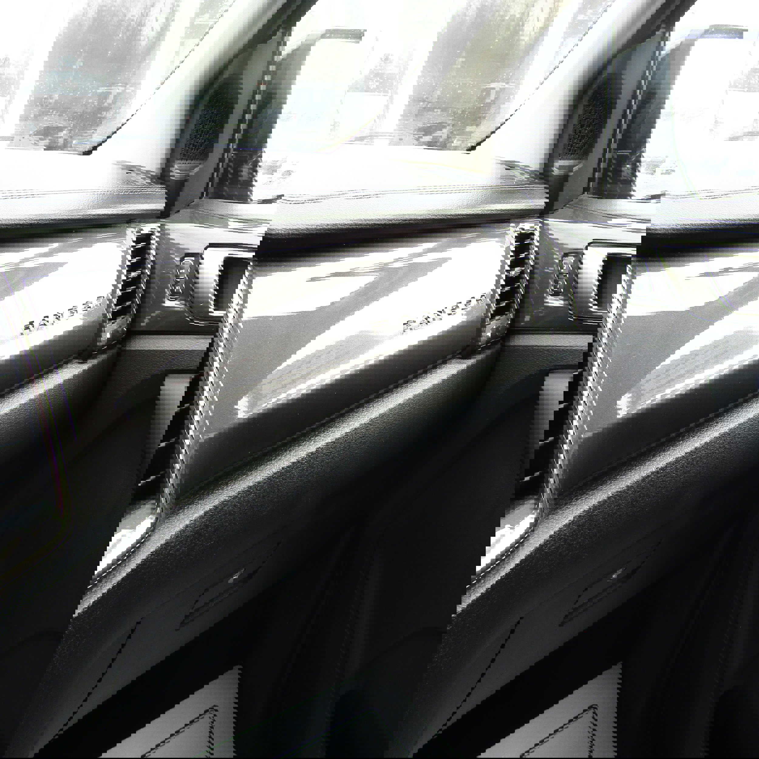 Used 2019 Ford Ranger Lariat w/ Technology Package image 16