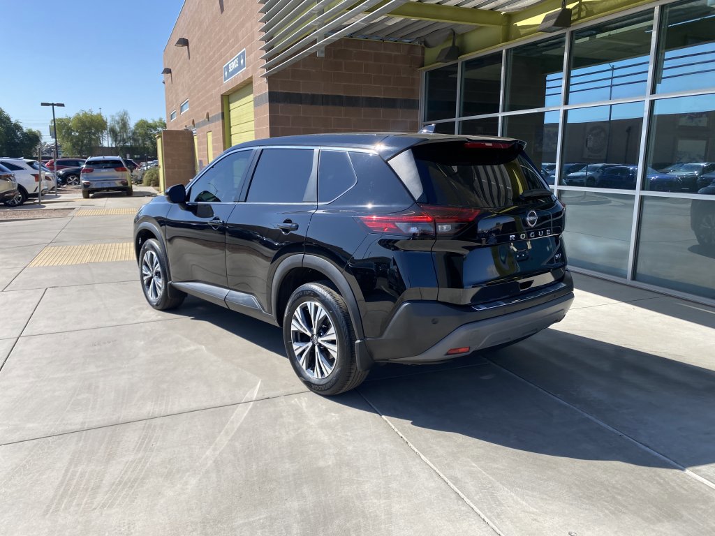 Used 2022 Nissan Rogue SV FWD image 3