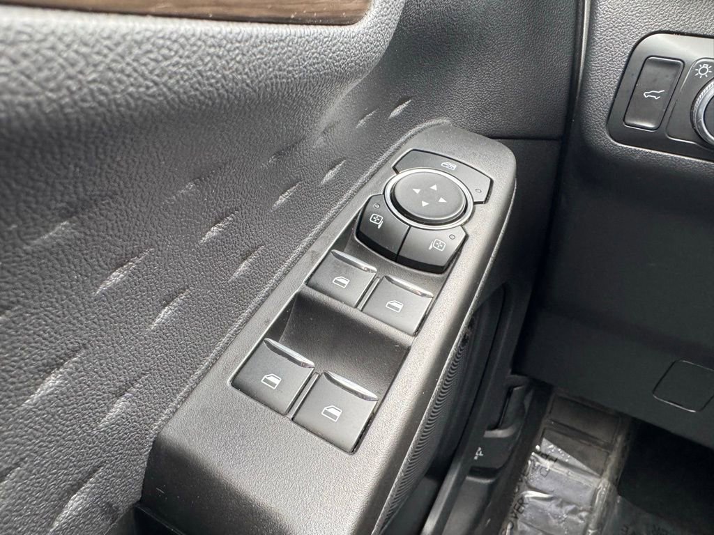 Used 2020 Ford Escape Titanium AWD/4WD image 30