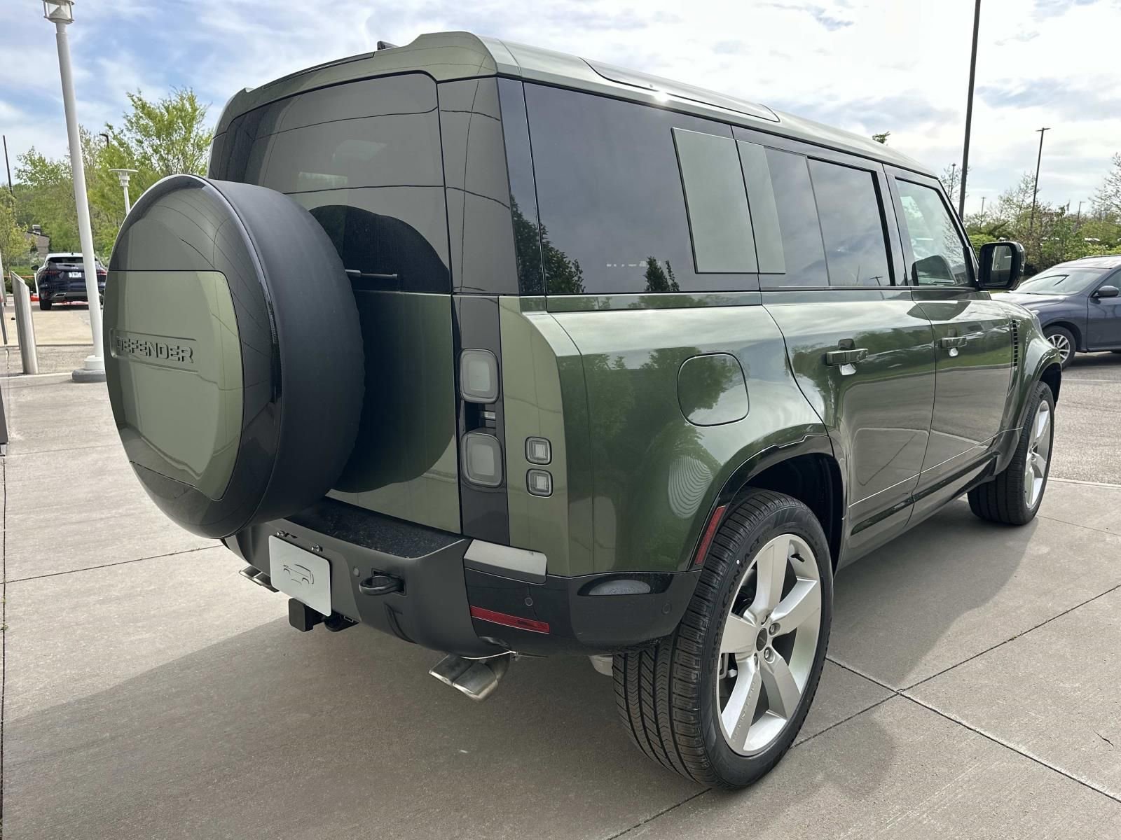 New 2026 Land Rover Defender 110 X-Dynamic SE AWD/4WD image 5