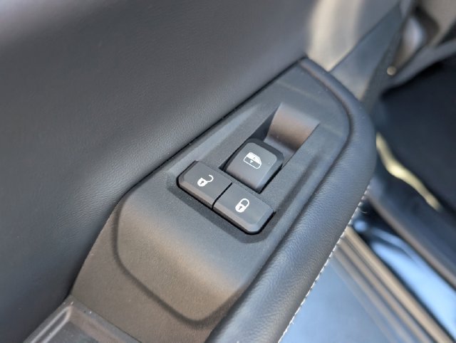 Used 2025 Jeep Grand Cherokee Laredo X AWD/4WD image 13
