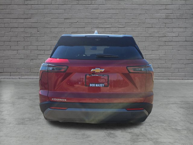 Used 2026 Chevrolet Equinox LT w/ Safety and Technology Package FWD image 4