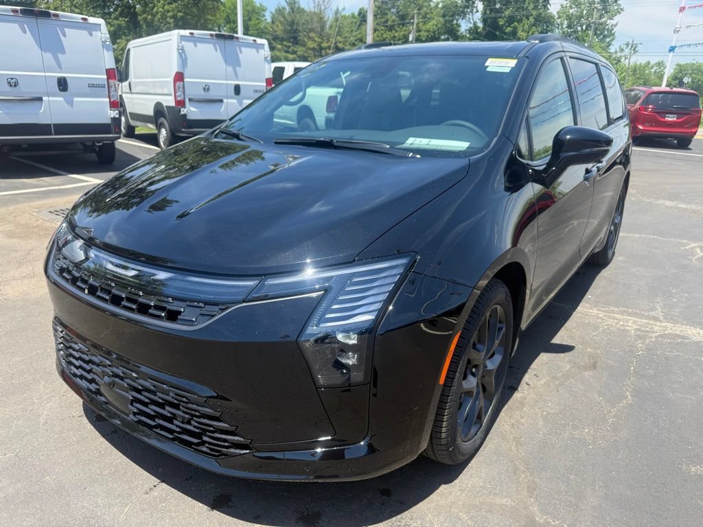 New 2027 Chrysler Pacifica Limited w/ Family Tech Group FWD image 8