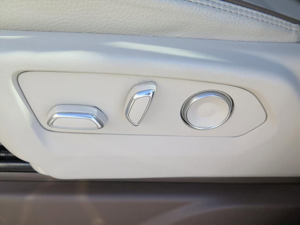 Used 2023 GMC Yukon Denali w/ Denali Reserve Package image 11