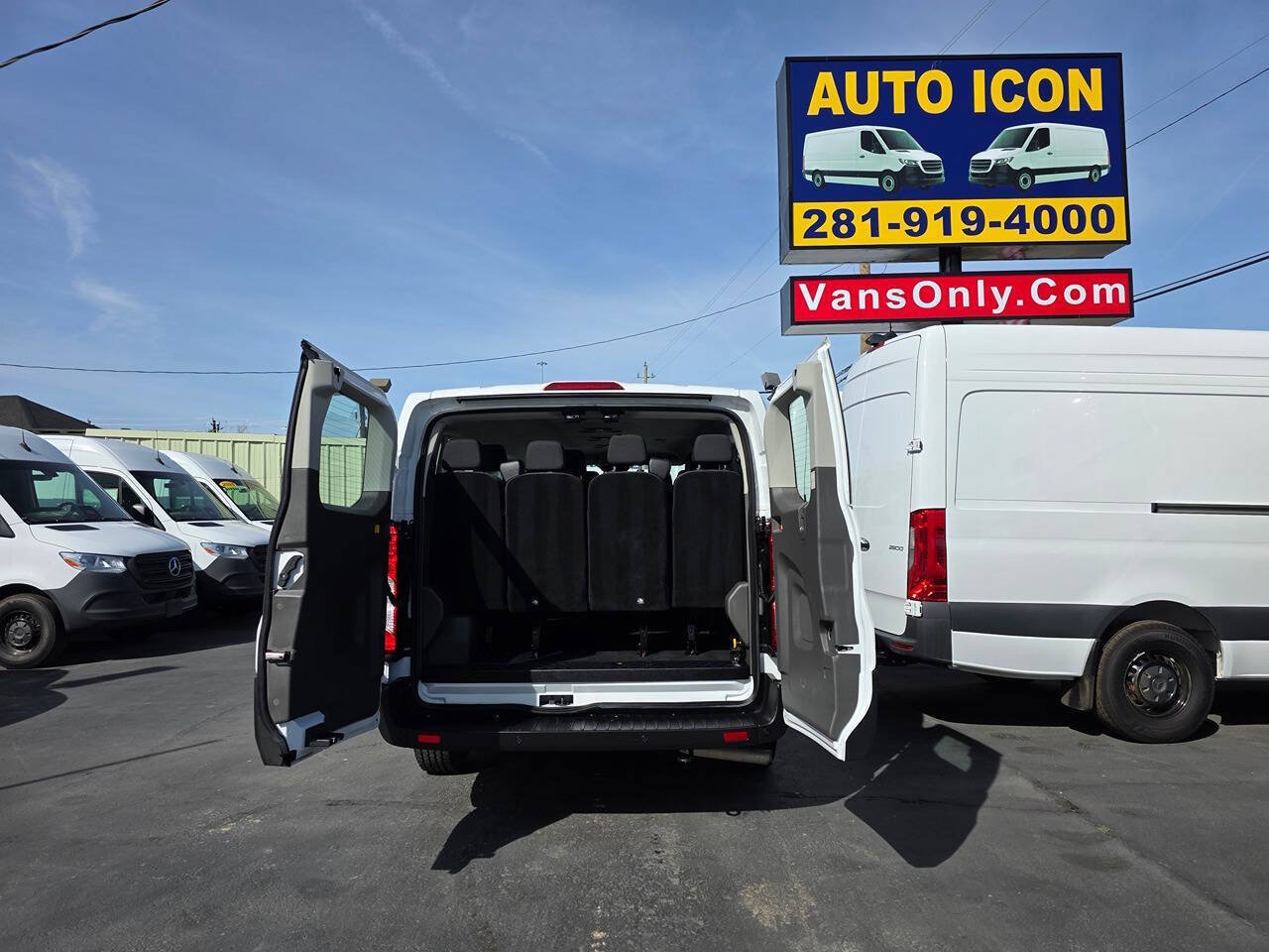 Used 2023 Ford Transit 350 XLT RWD image 23