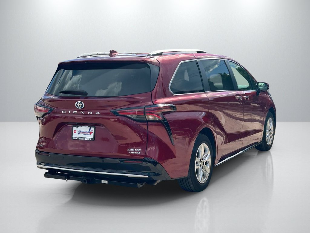 Used 2023 Toyota Sienna Limited AWD/4WD image 5