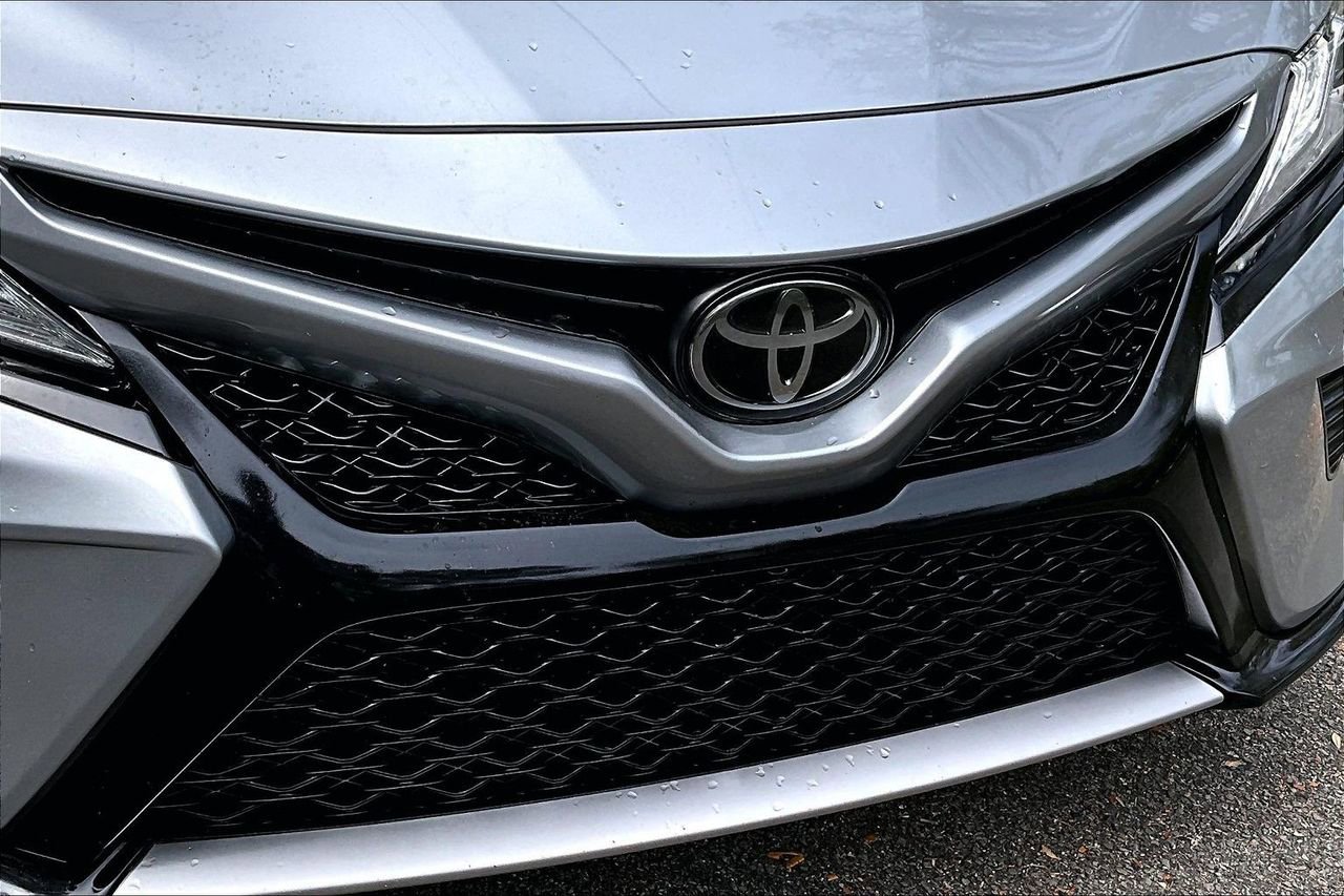 Used 2020 Toyota Camry XSE image 33