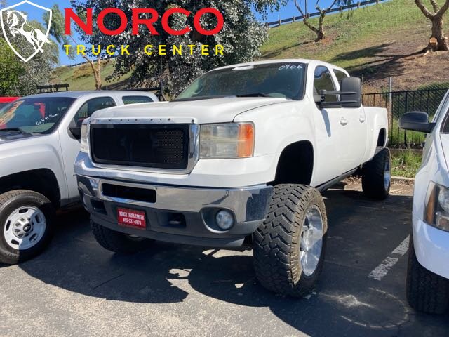 Used 2011 GMC Sierra 2500 SLT w/ Entertainment Package AWD/4WD image 1