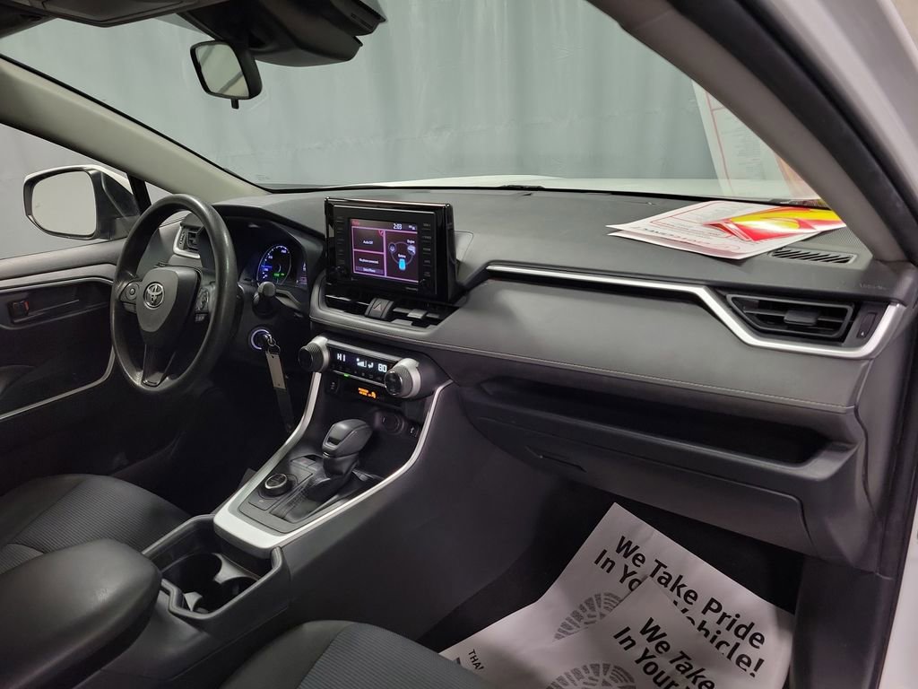 Used 2020 Toyota RAV4 LE image 26