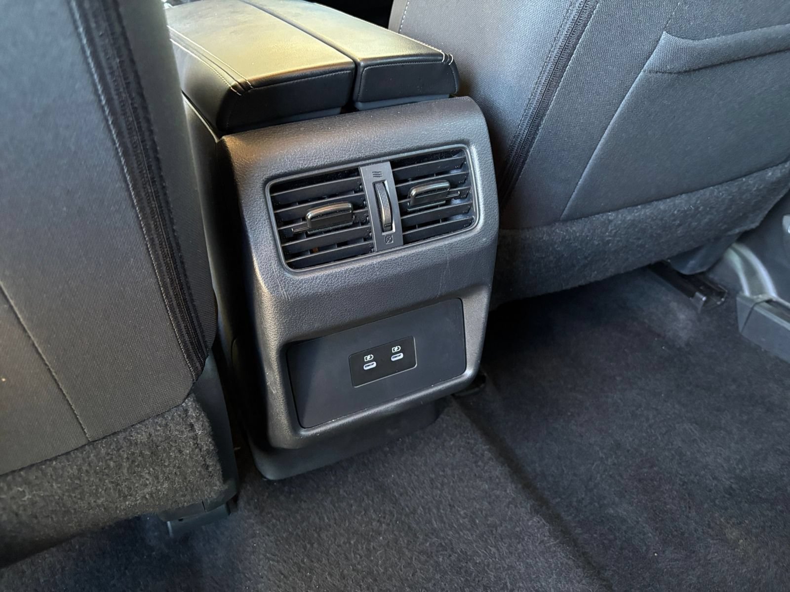 Used 2025 Nissan Rogue SV FWD image 24