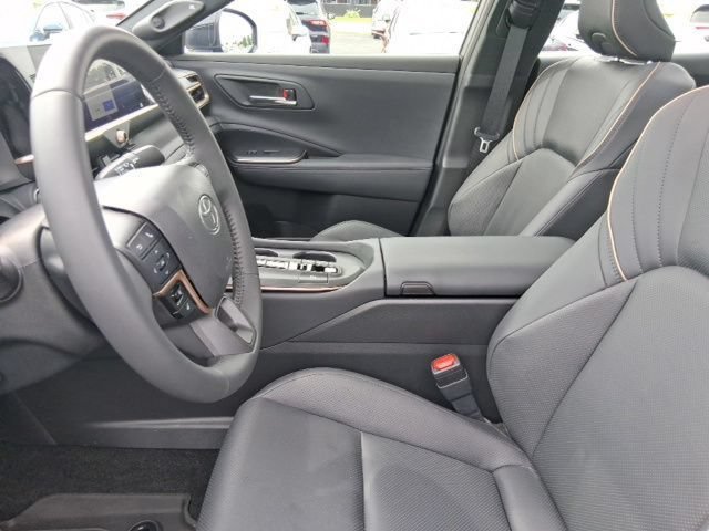 Used 2023 Toyota Crown AWD/4WD image 14