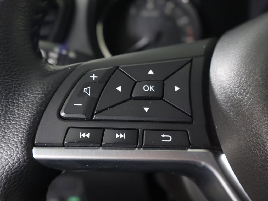 Used 2022 Nissan Rogue Sport SV w/ Technology Package image 40