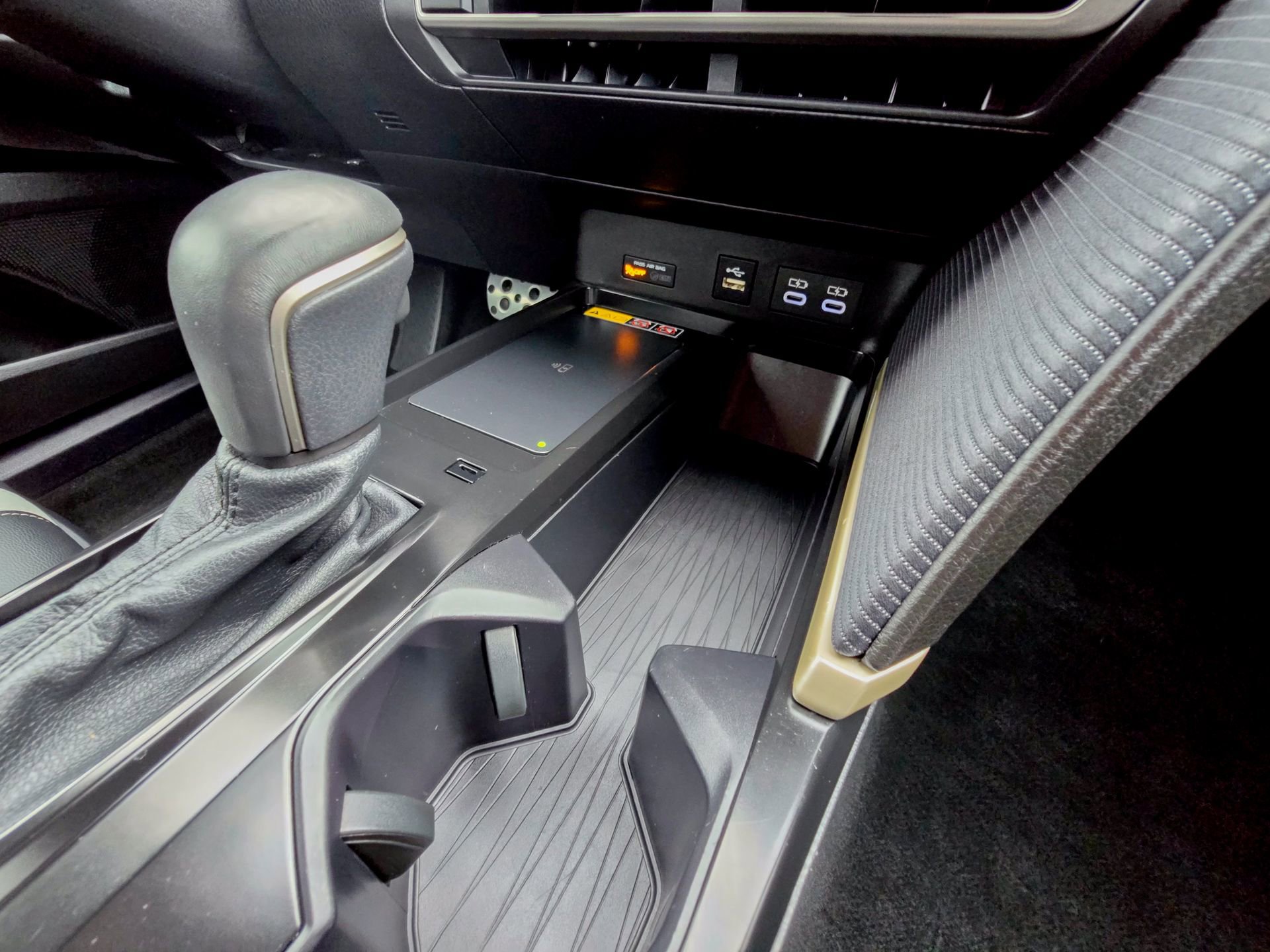 Used 2025 Toyota Camry SE image 16