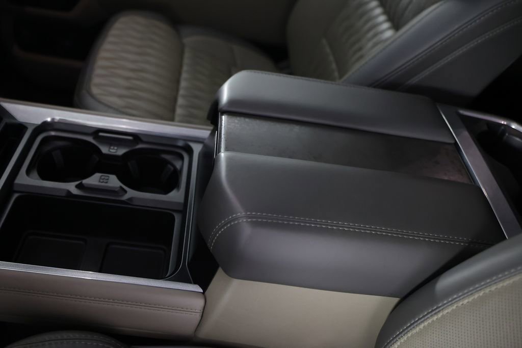 Used 2025 Ford F250 Platinum w/ Platinum Plus Package AWD/4WD image 40