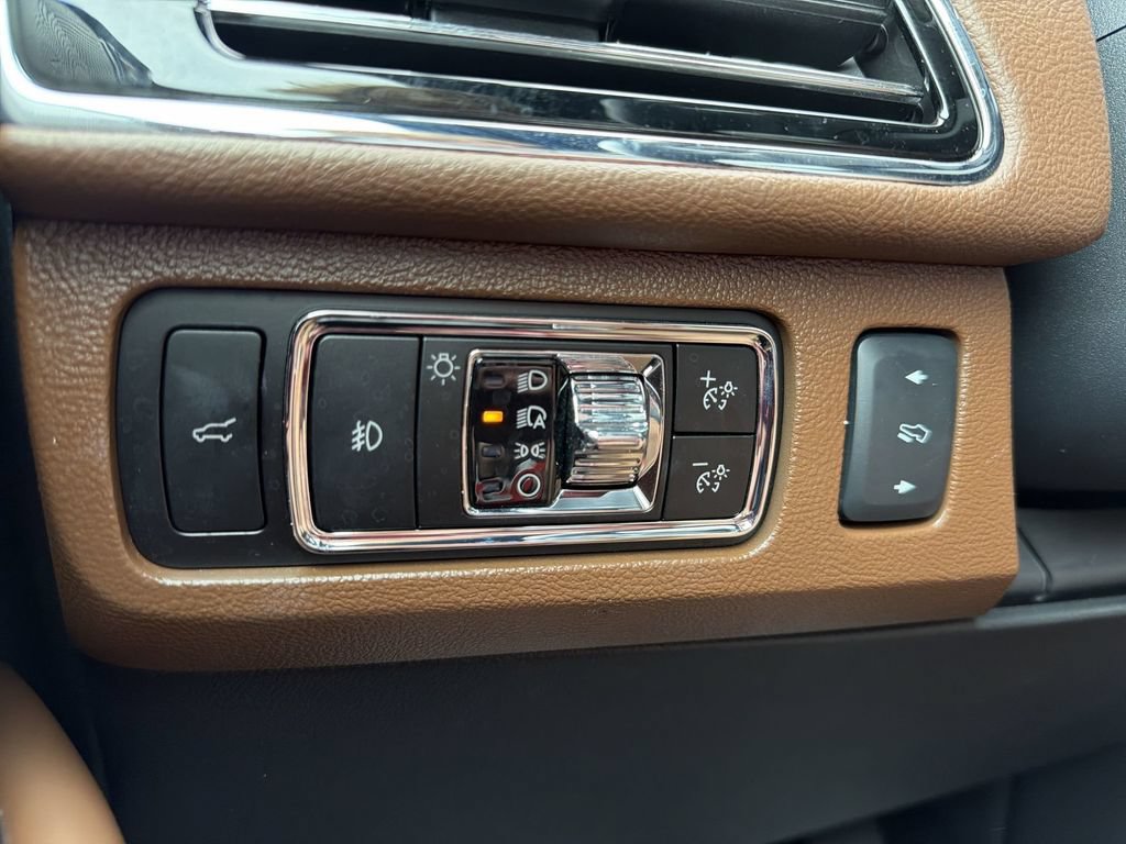 Used 2024 Lincoln Navigator Reserve AWD/4WD image 15