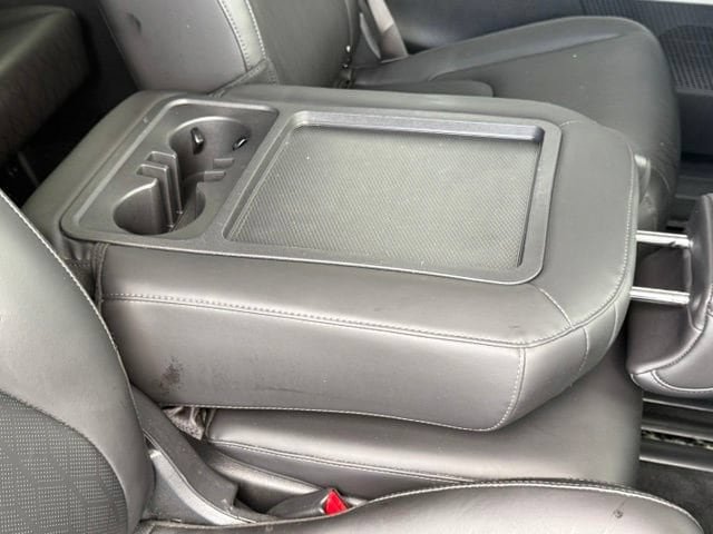Used 2023 Kia Carnival LX FWD image 14