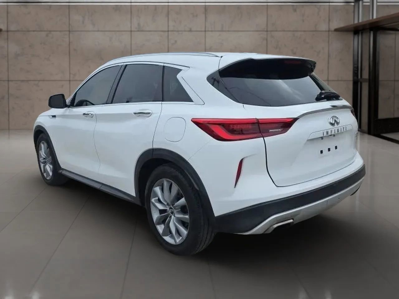 Used 2019 INFINITI QX50 Luxe FWD image 6