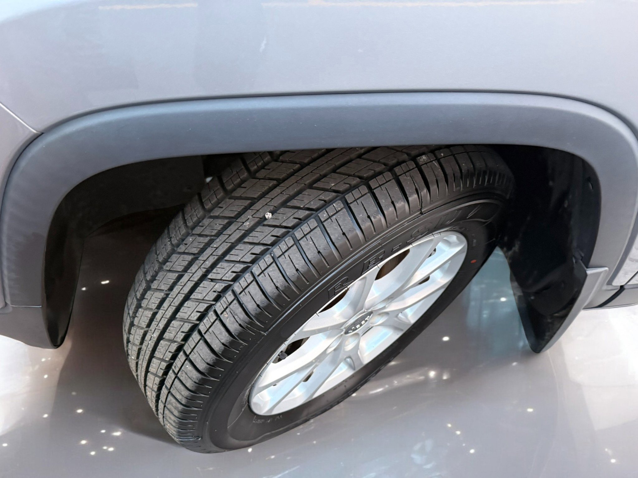 Used 2017 Jeep Cherokee Latitude w/ Cold Weather Group image 24