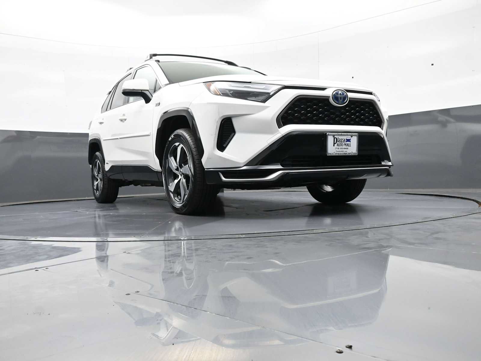 Used 2023 Toyota RAV4 SE w/ Weather & Moonroof Package AWD/4WD image 29