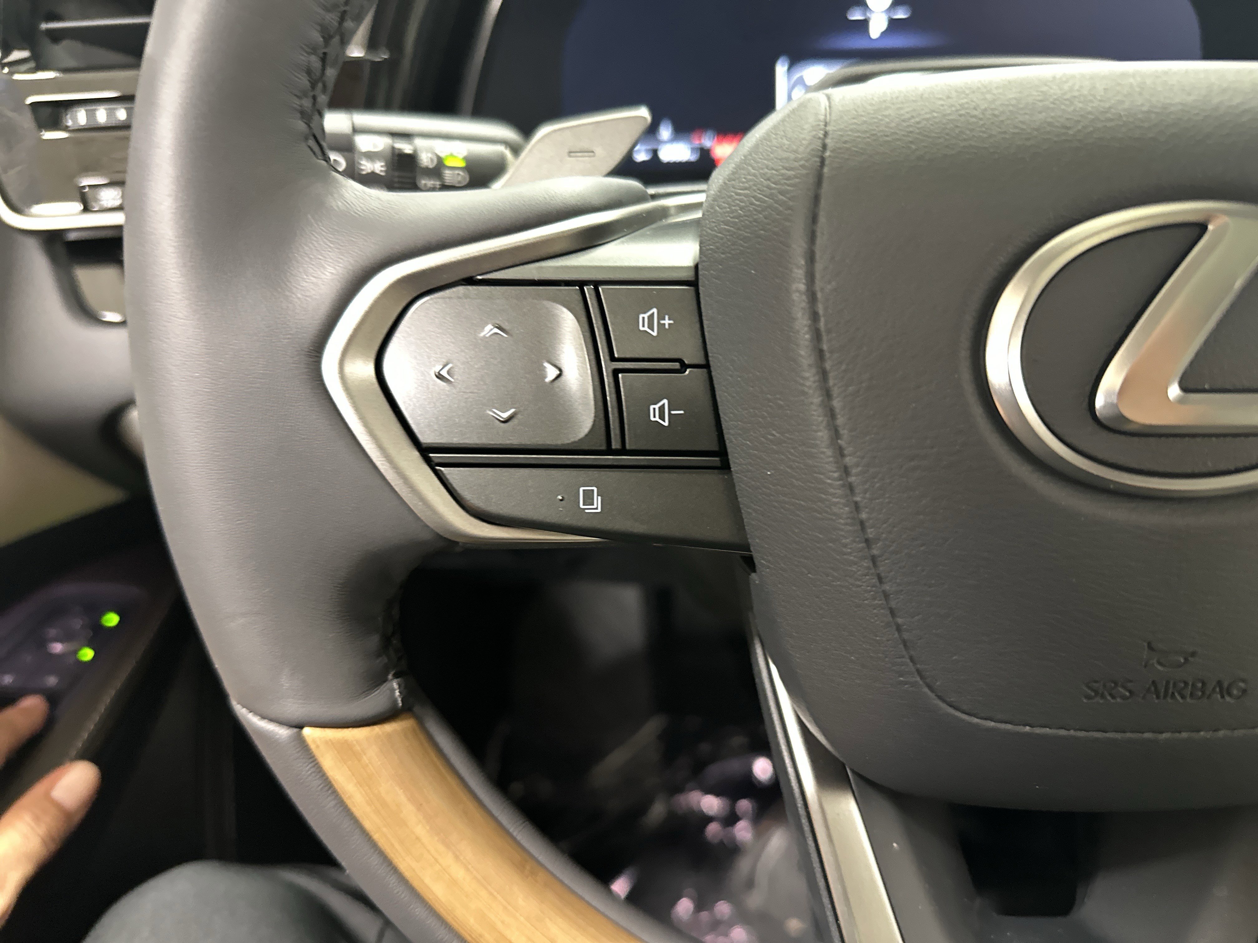 Certified 2025 Lexus RX 350 AWD w/ Convenience Package image 19