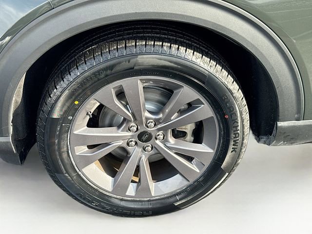 Certified 2022 Ford Explorer XLT w/ Equipment Group 202A image 35