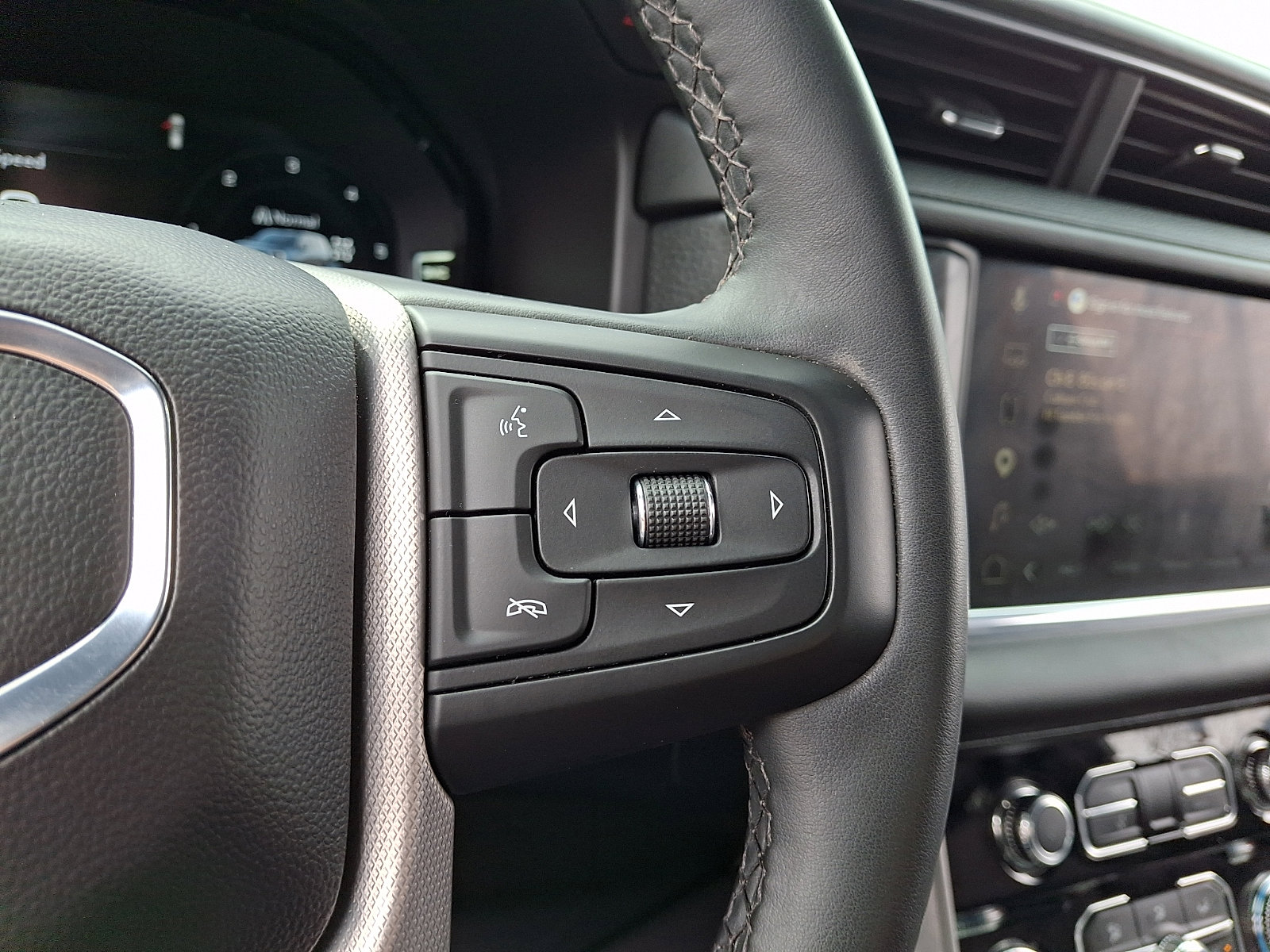 Used 2023 GMC Yukon Denali AWD/4WD image 20