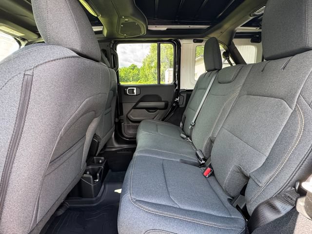 New 2026 Jeep Wrangler Unlimited Sahara AWD/4WD image 27