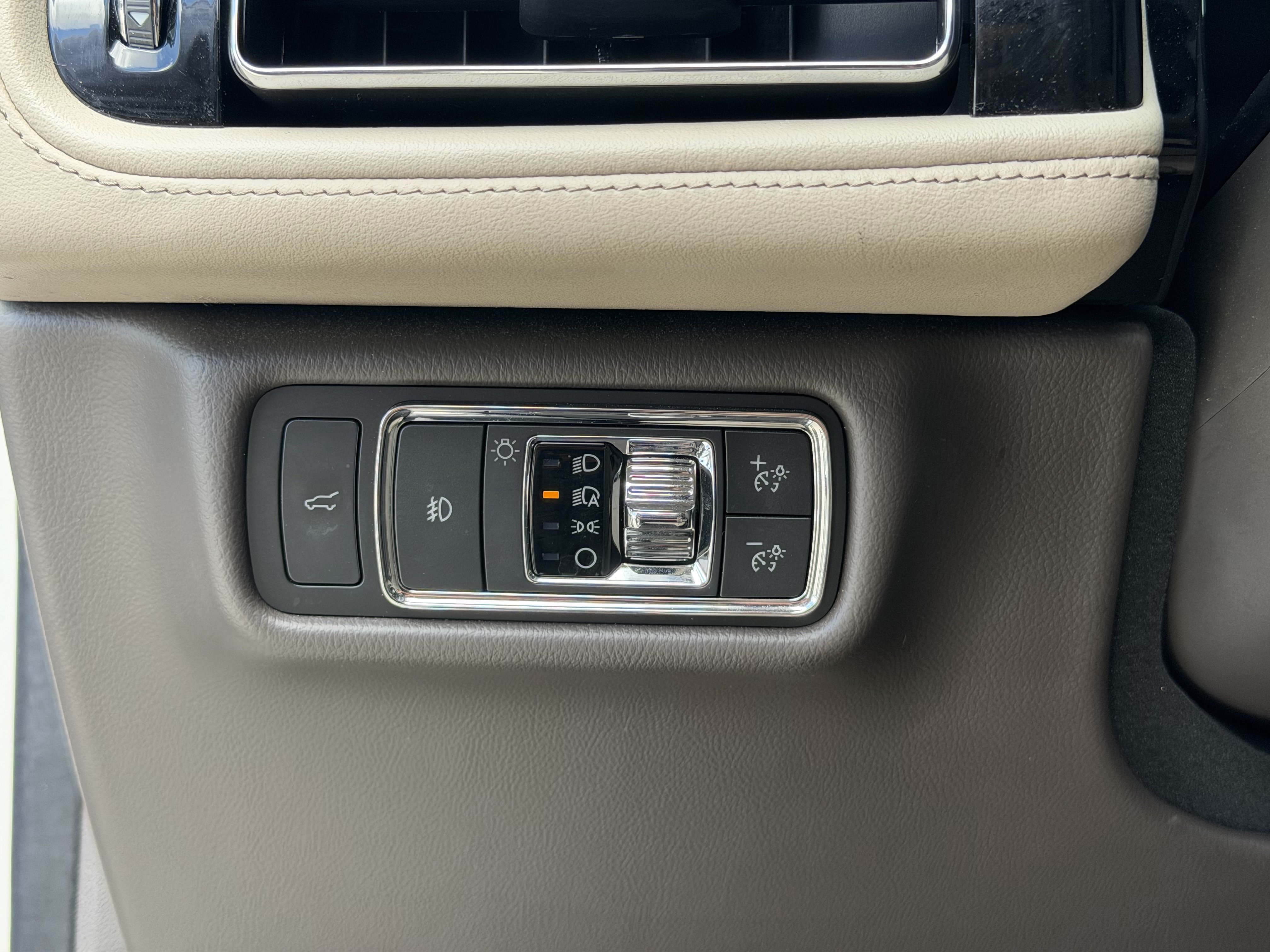 Used 2022 Lincoln Aviator Reserve w/ Equipment Group 201A AWD/4WD image 24
