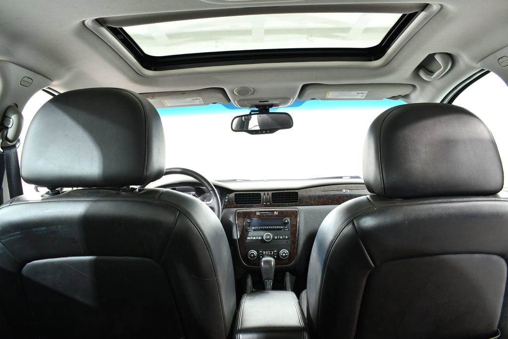 Used 2012 Chevrolet Impala LTZ FWD image 17