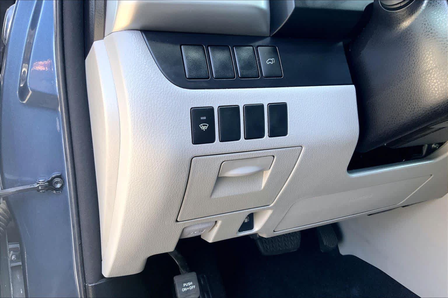 Used 2015 Toyota Highlander XLE FWD image 35