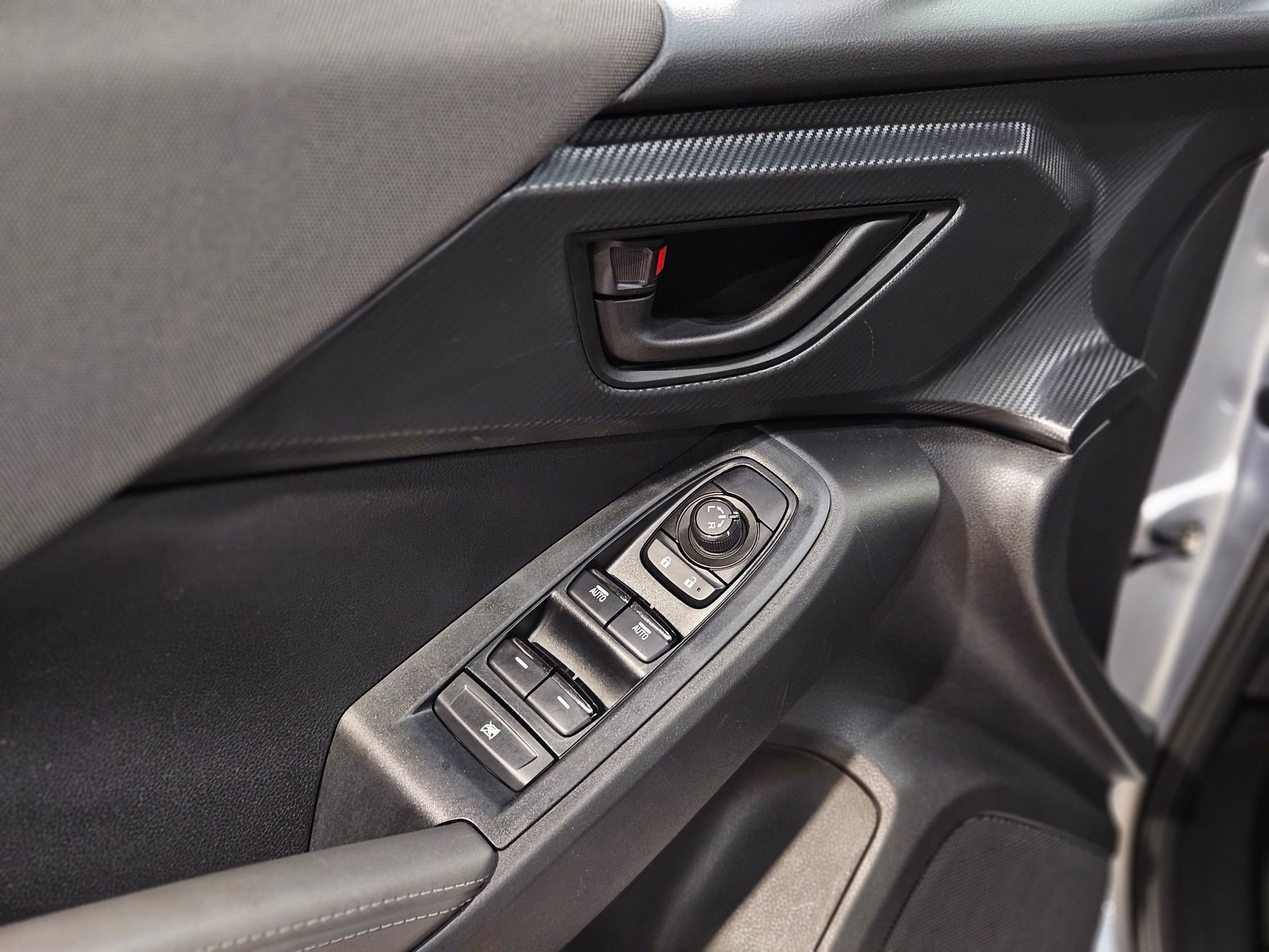 Used 2024 Subaru Crosstrek 2.0i Premium image 21