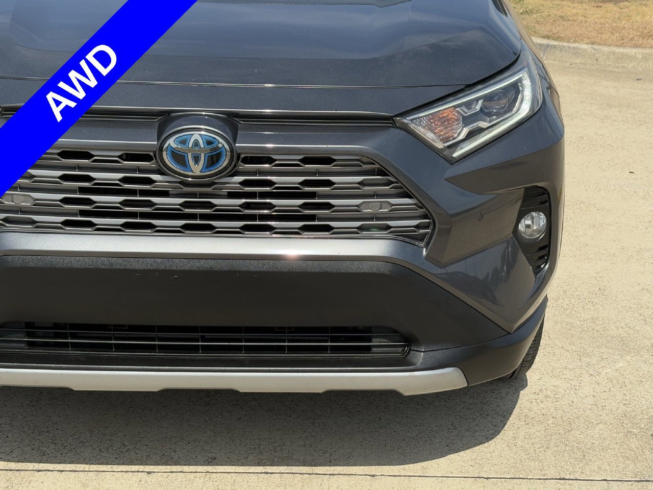 Used 2021 Toyota RAV4 Limited AWD/4WD image 10