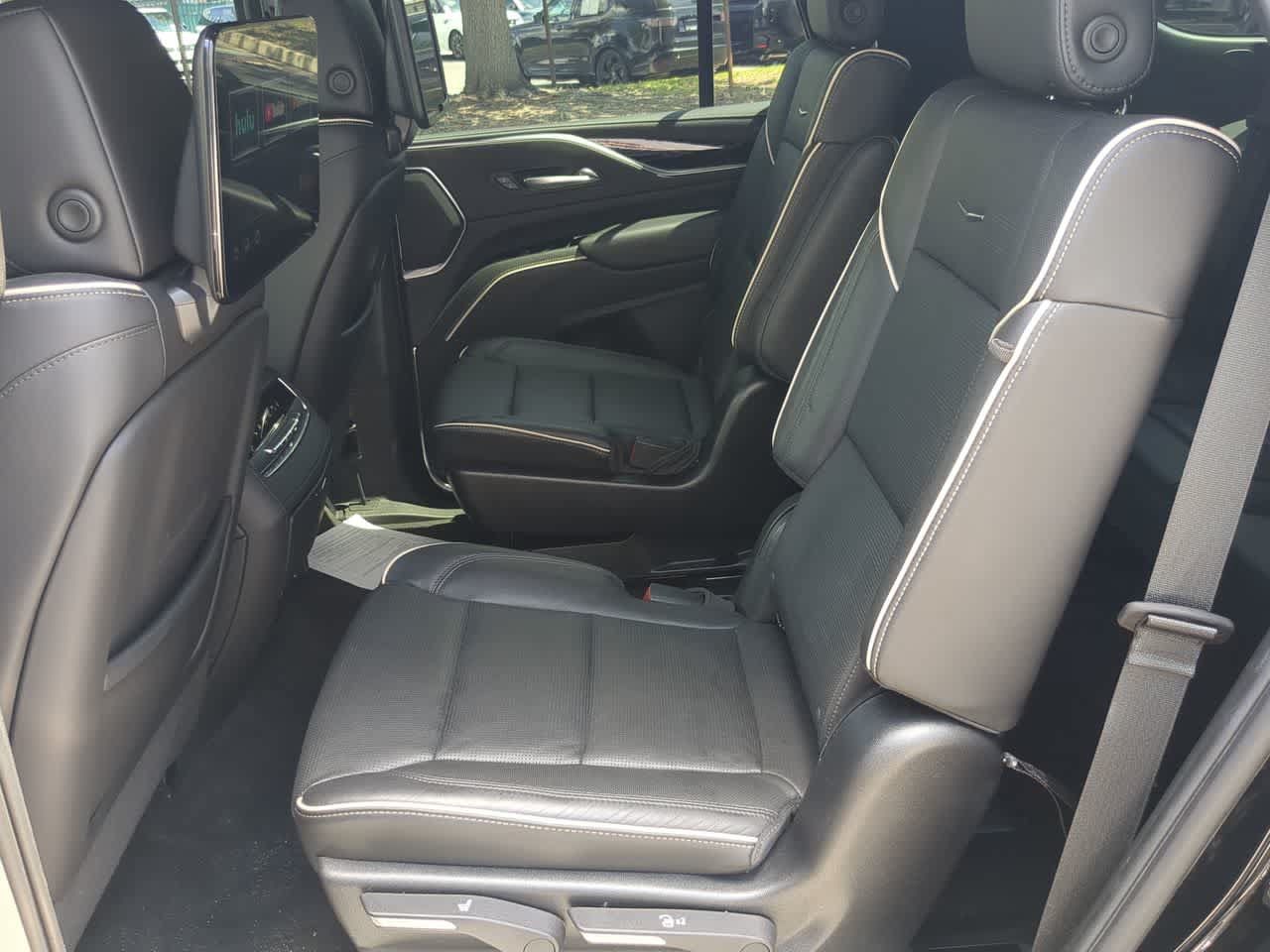 Used 2023 Cadillac Escalade Sport AWD/4WD image 21