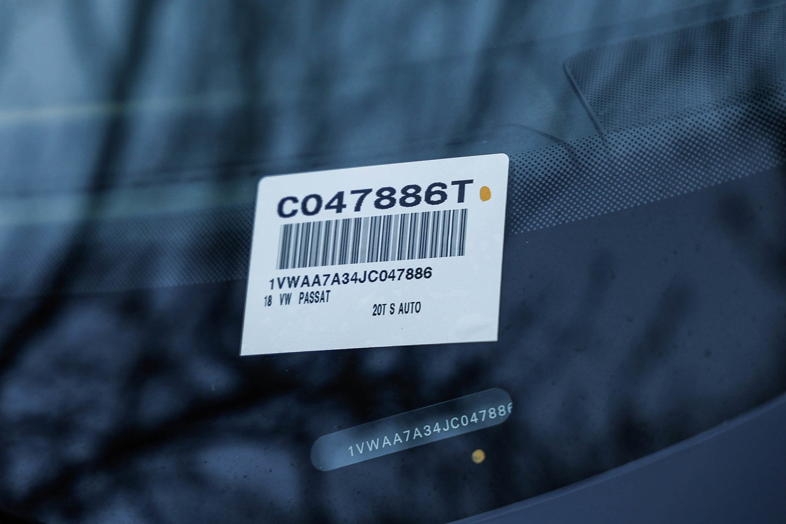 Used 2018 Volkswagen Passat 2.0T R-Line image 26