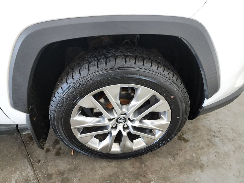 Used 2020 Toyota RAV4 XLE Premium AWD/4WD image 41