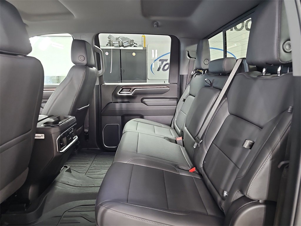 Certified 2025 GMC Sierra 2500 SLT w/ SLT Premium Package image 18