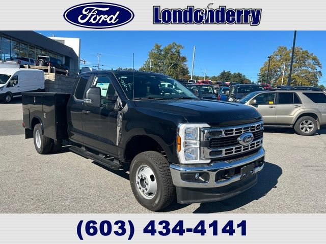 New 2026 Ford F350 XL w/ XL Chrome Package image 1