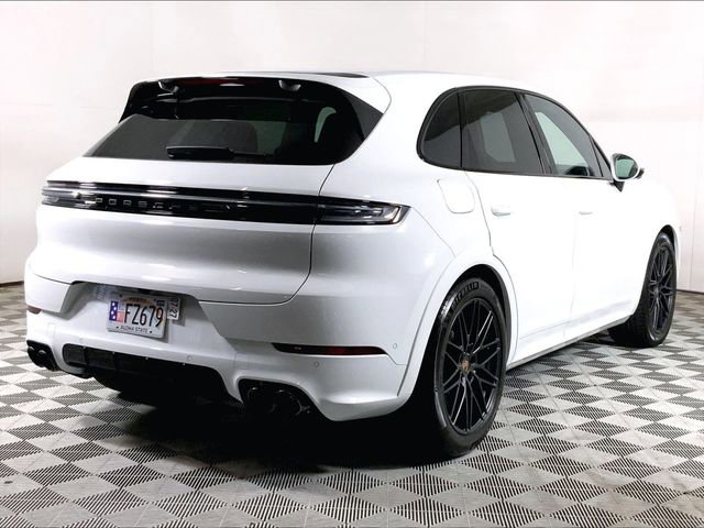 Used 2025 Porsche Cayenne GTS image 9
