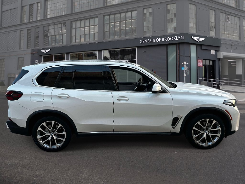 Used 2024 BMW X5 xDrive40i AWD/4WD image 6
