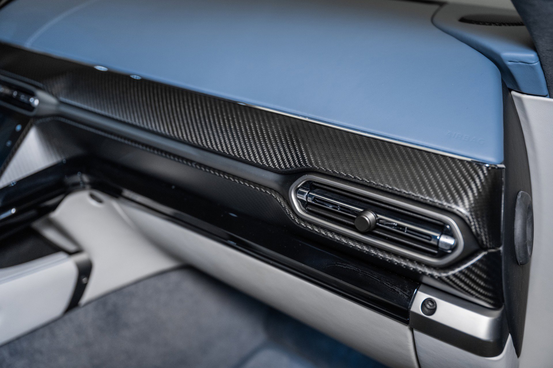 New 2026 Aston Martin V8 Vantage Coupe image 15