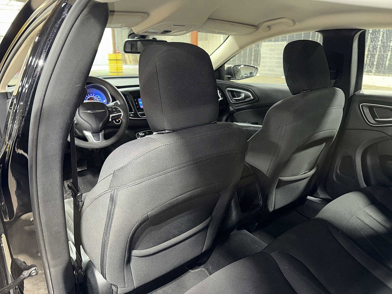 Used 2015 Chrysler 200 Limited image 23