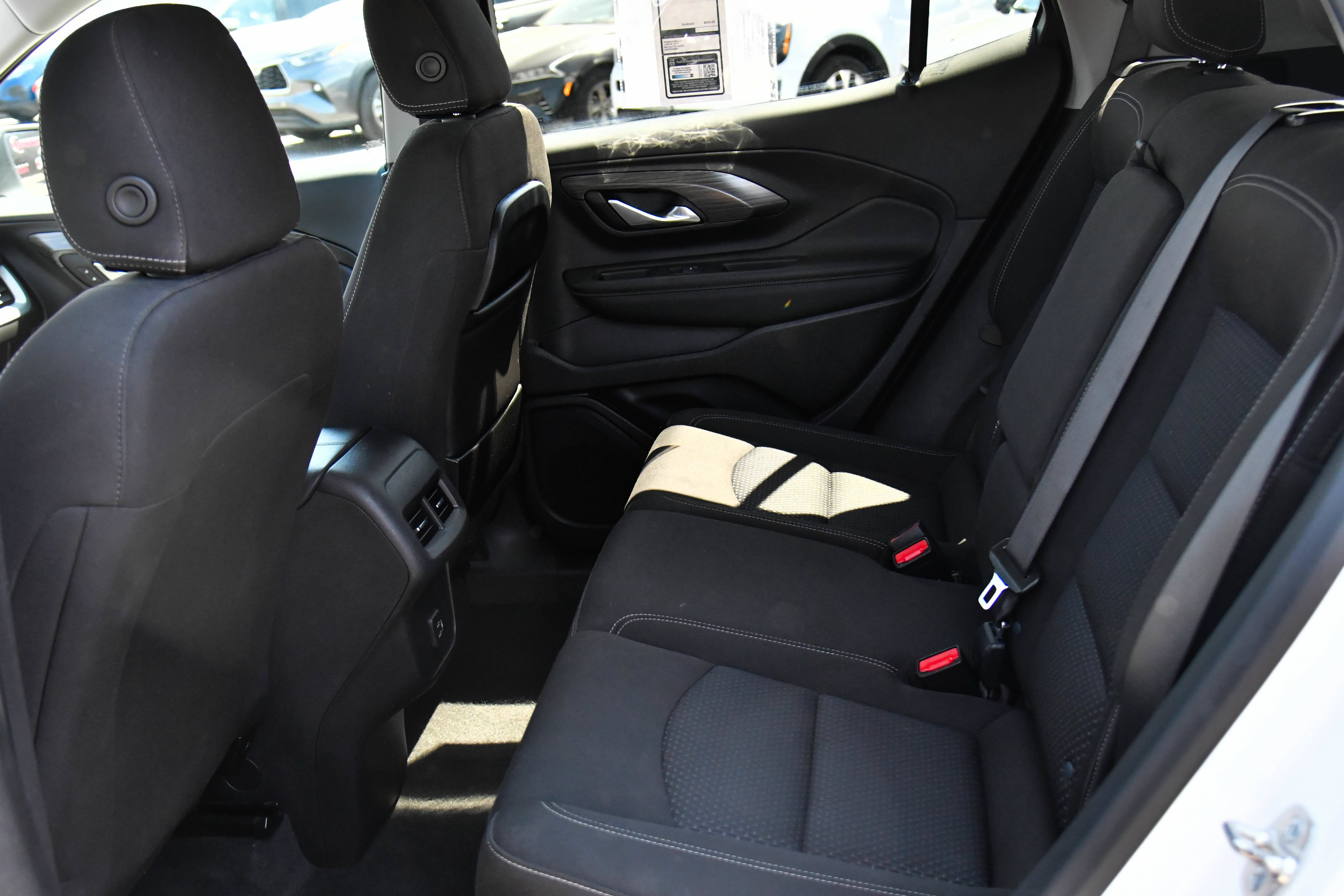 Used 2024 GMC Terrain SLE FWD image 32