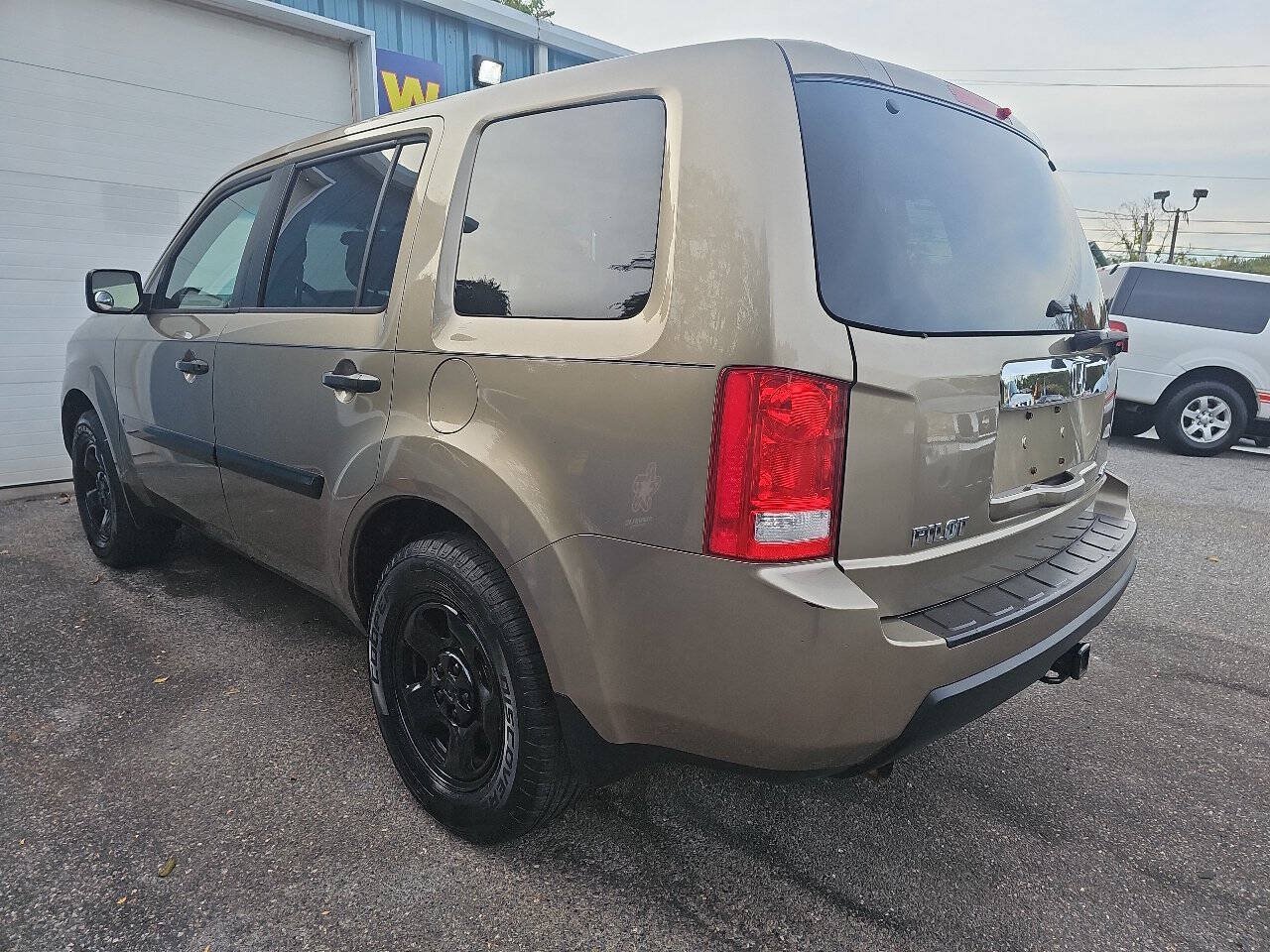 Used 2011 Honda Pilot LX image 7
