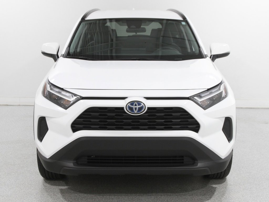 Used 2022 Toyota RAV4 XLE image 2